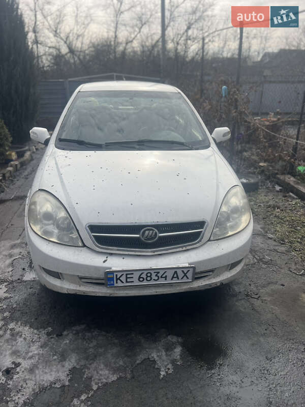Седан Lifan 520