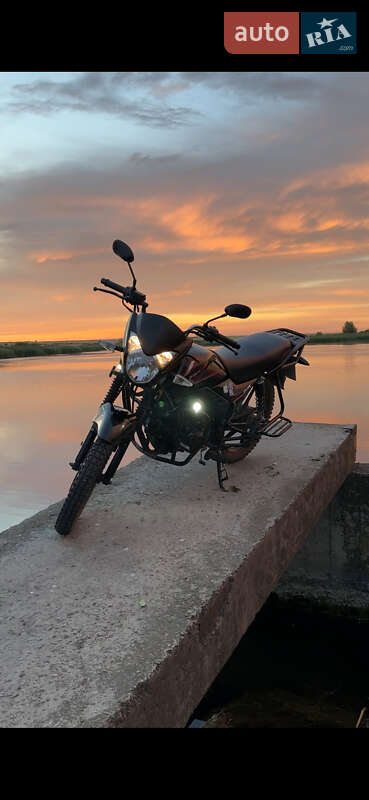 Мотоцикл Классик Lifan BTR 200