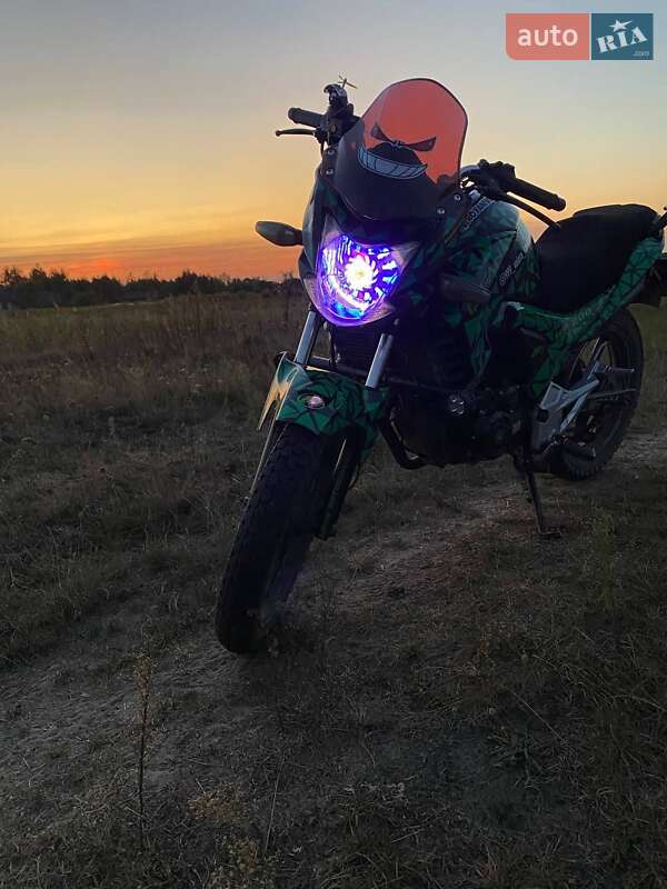 Мотоцикл Классик Lifan KP 150