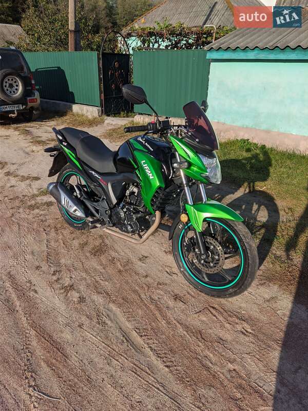 Мотоцикл Спорт-туризм Lifan KP 200