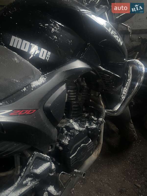 Мотоцикл Туризм Lifan KP 200