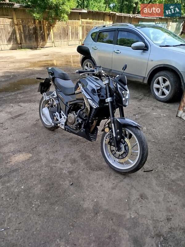 Мотоцикл Туризм Lifan KP 250
