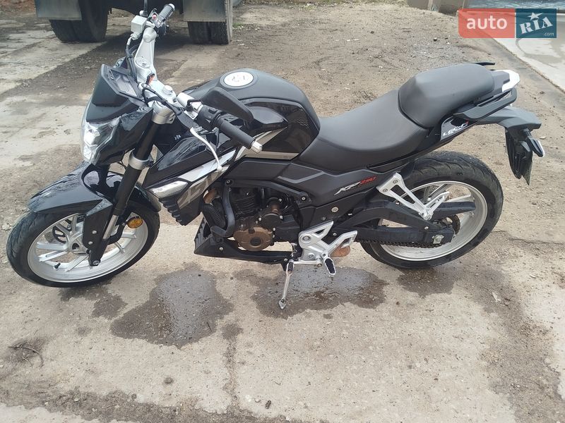 Мотоцикл Туризм Lifan KP 250