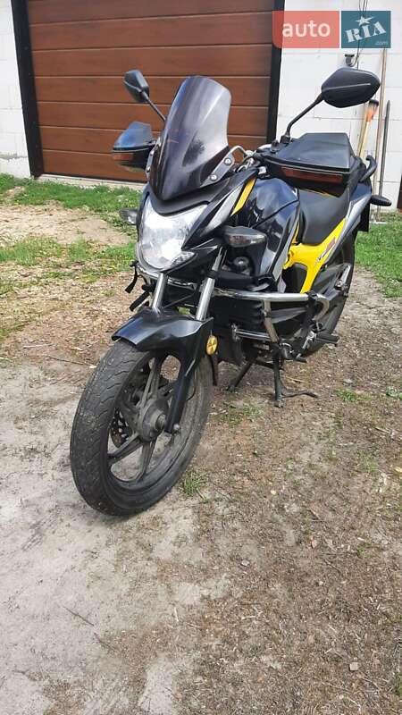 Мотоцикл Спорт-туризм Lifan KP200 (Irokez)
