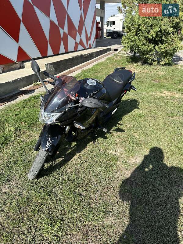 Спортбайк Lifan KPR 200