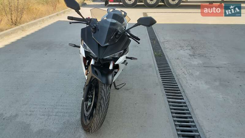 Мотоцикл Спорт-туризм Lifan KPR