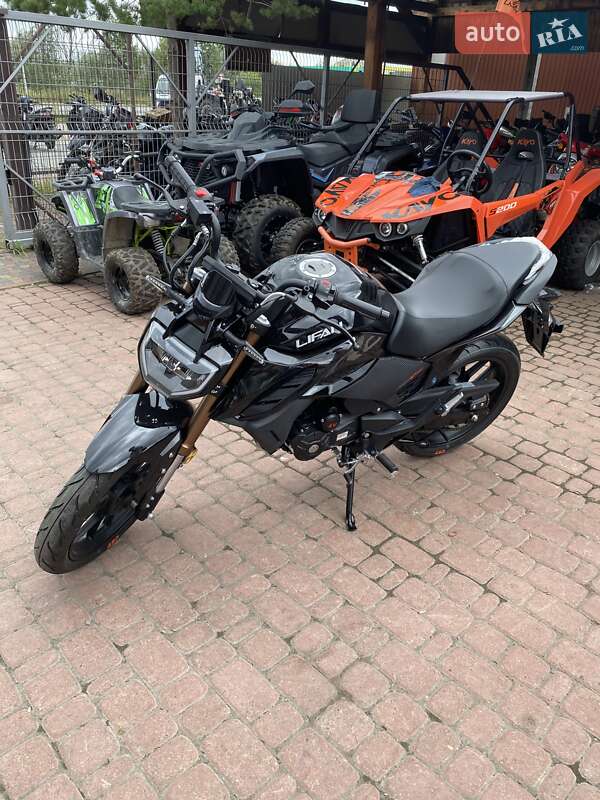 Мотоцикл Классик Lifan KPS 200