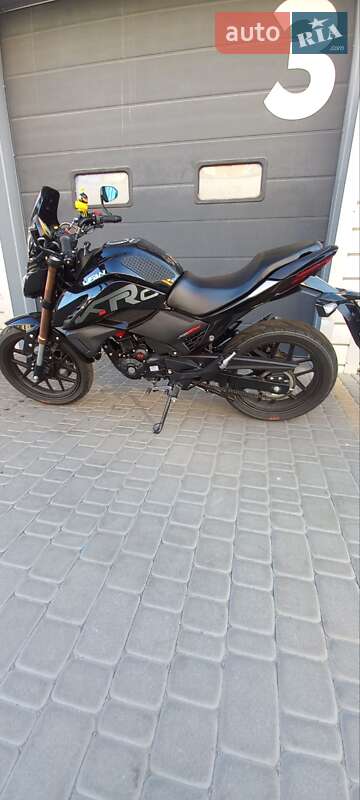 Мотоцикл Туризм Lifan KPS 200