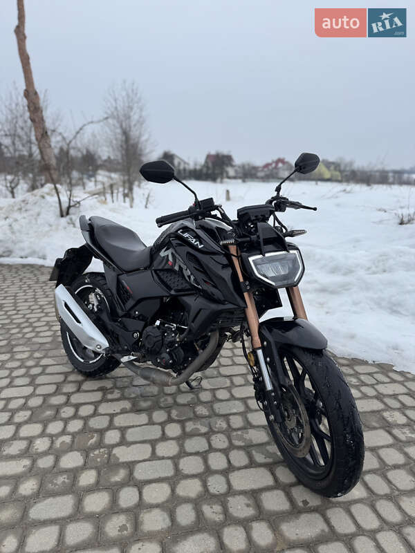 Мотоцикл Классик Lifan KPS 200