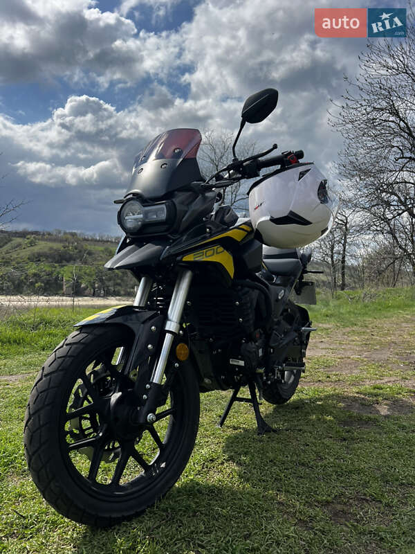 Мотоцикл Спорт-туризм Lifan KPT 200-4V