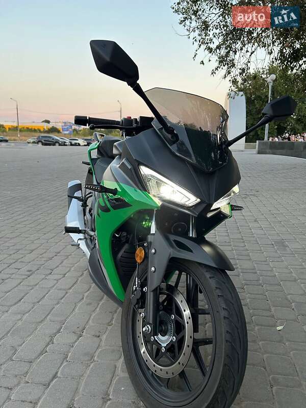 Спортбайк Lifan KPT 200-4V
