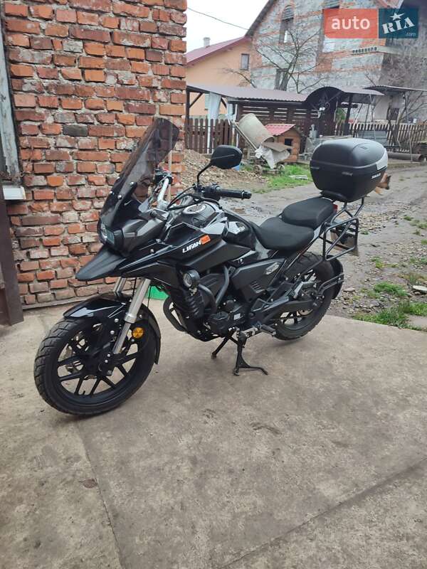 Мотоцикл Спорт-туризм Lifan KPT 200-4V