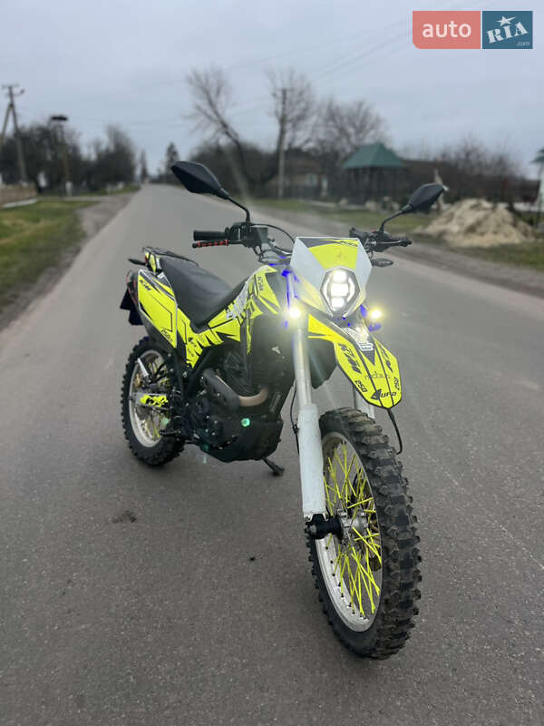 Мотоцикл Багатоцільовий (All-round) Lifan KPX 250