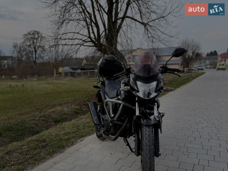 Мотоцикл Спорт-туризм Lifan LF200-10B