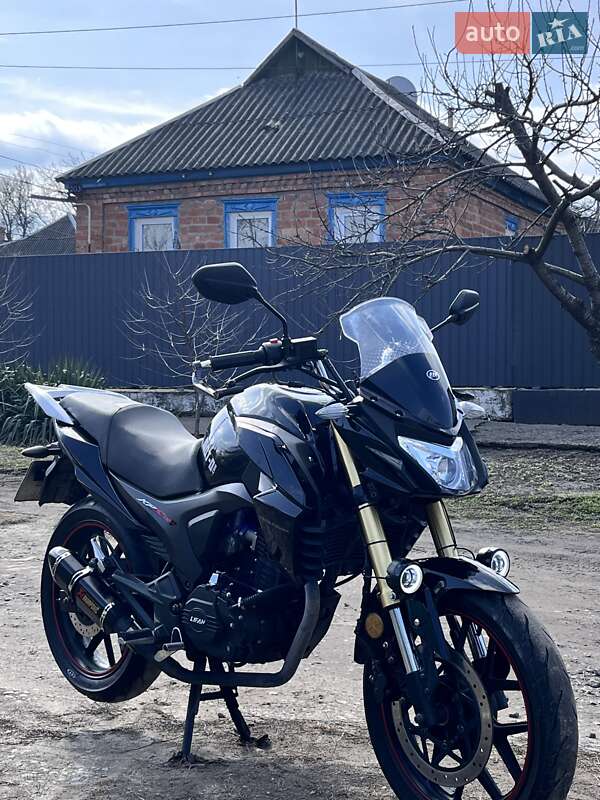 Мотоцикл Без обтекателей (Naked bike) Lifan LF200-10R (KPS)