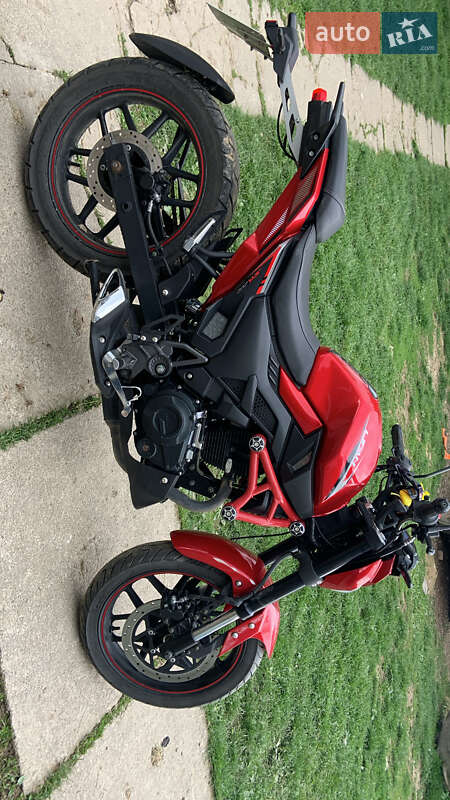 Мотоцикл Спорт-туризм Lifan SR 200