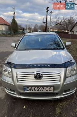 Характеристики Toyota Avensis Лифтбек