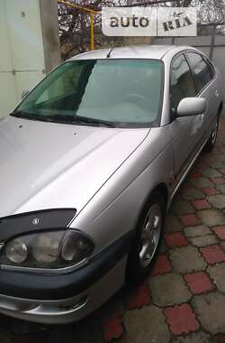 Характеристики Toyota Avensis Ліфтбек