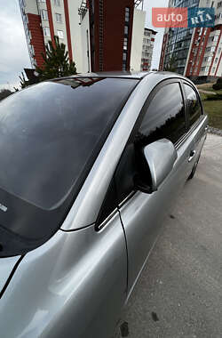 Характеристики Toyota Avensis Лифтбек