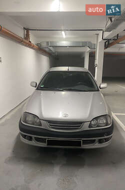 Характеристики Toyota Avensis Ліфтбек