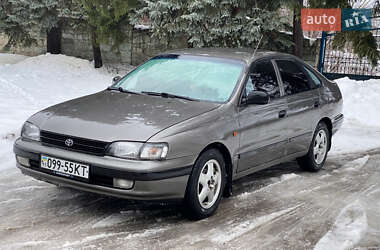Характеристики Toyota Carina E Ліфтбек