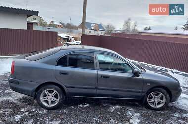 Характеристики Mitsubishi Carisma Ліфтбек