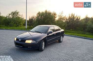 Характеристики Mitsubishi Carisma Ліфтбек