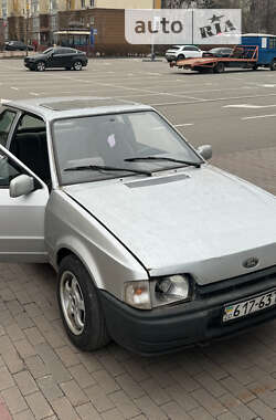 Характеристики Ford Escort Лифтбек