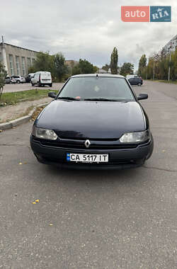 Характеристики Renault Safrane Ліфтбек