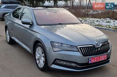 Характеристики Skoda Superb Ліфтбек