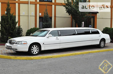 Характеристики Lincoln Town Car Лимузин