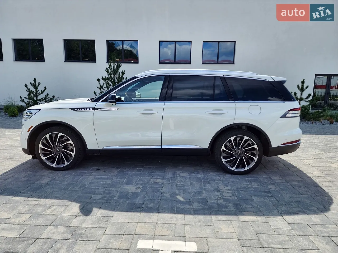 2021 Lincoln Aviator - мініатюра 2