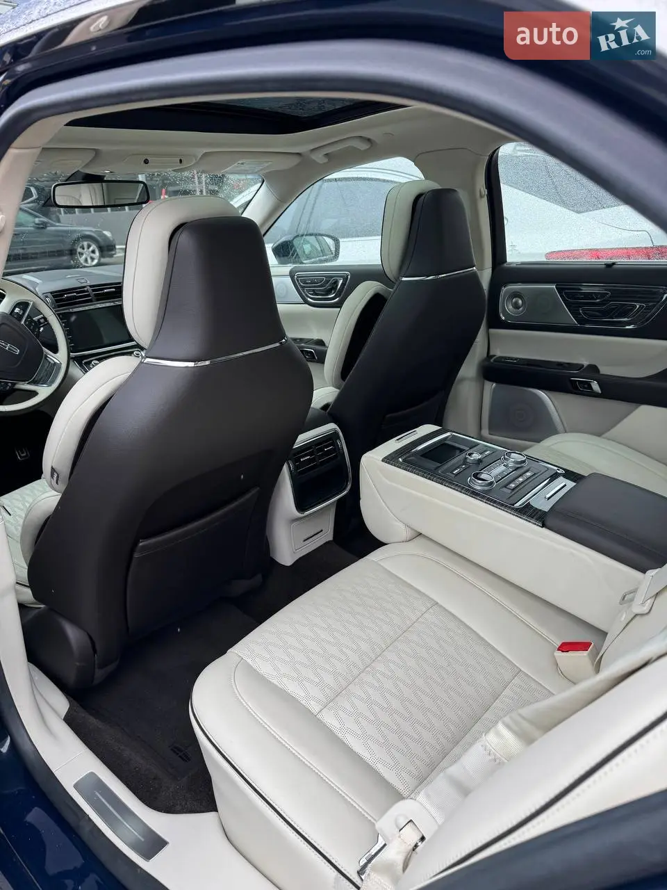 2016 Lincoln Continental - мініатюра 5