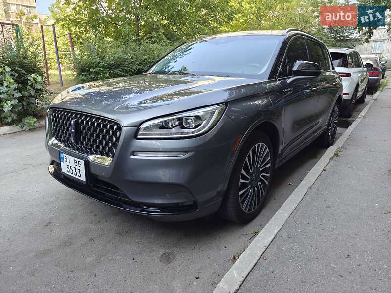 Легкові Lincoln Corsair