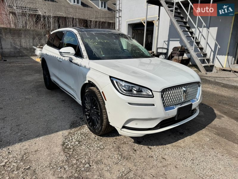 Легкові Lincoln Corsair