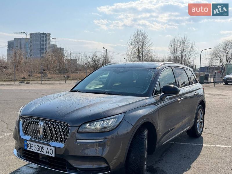 Внедорожник / Кроссовер Lincoln Corsair