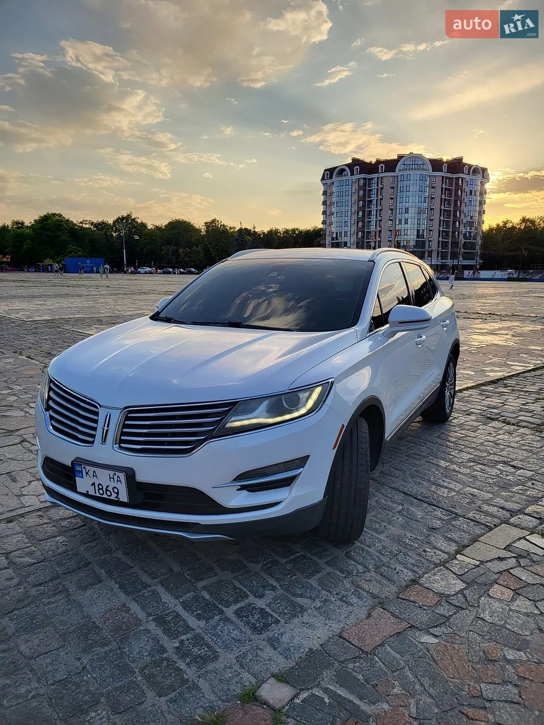 Lincoln MKC 2016 VIN 5LMCJ3D9XGUJ26656 фото оголошення 2 з 12