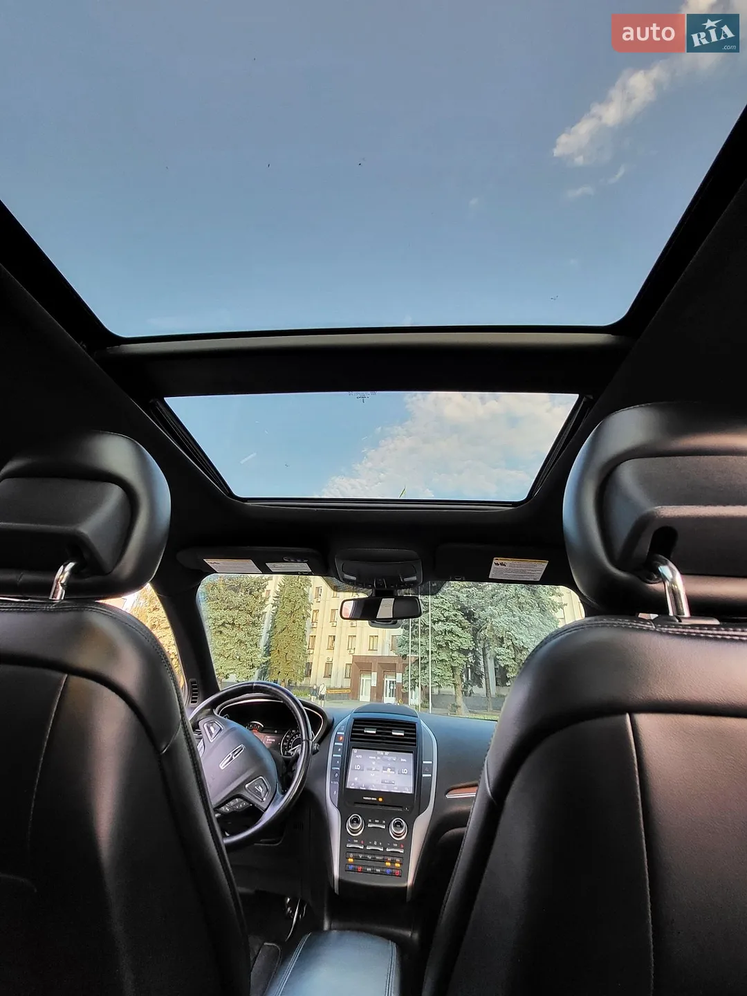Lincoln MKC 2016 VIN 5LMCJ3D9XGUJ26656 фото оголошення 9 з 12