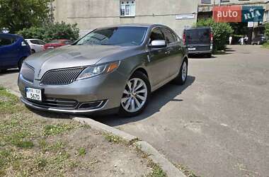 Lincoln MKS  2015