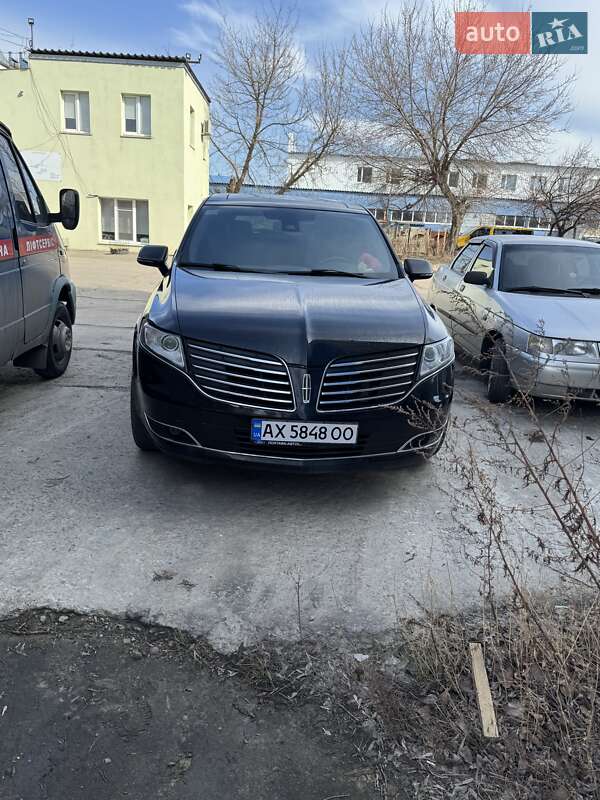 Легковые Lincoln MKT