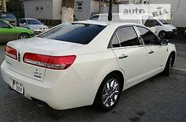 Lincoln MKZ   2012