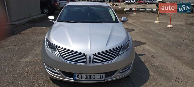 Седан Lincoln MKZ