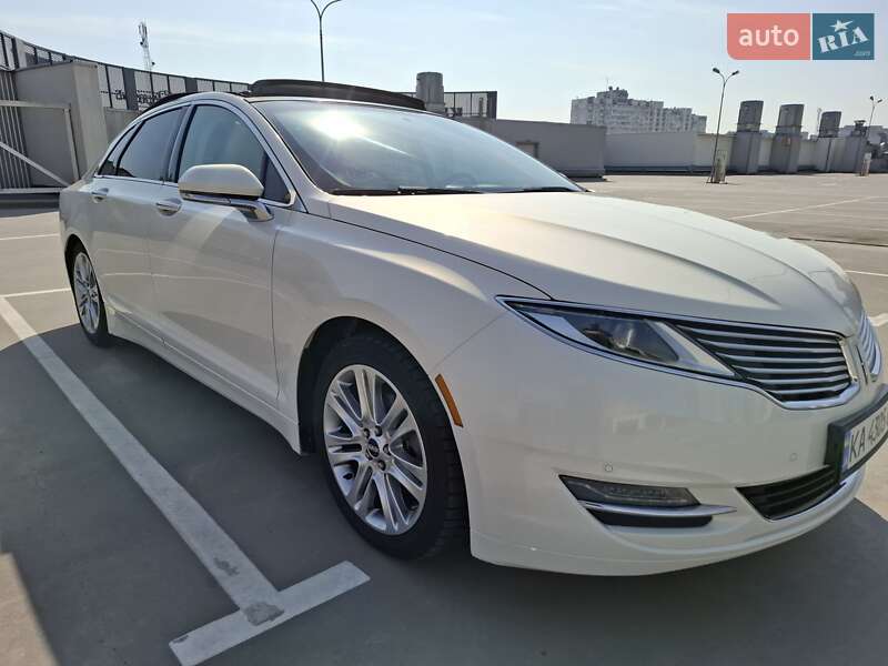 Седан Lincoln MKZ
