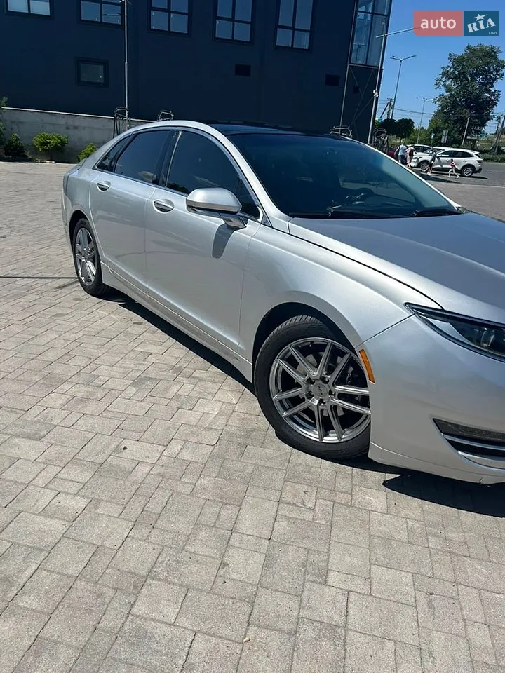 2016 Lincoln MKZ - мініатюра 3