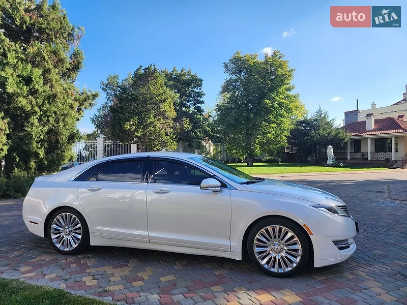 Lincoln MKZ 2014