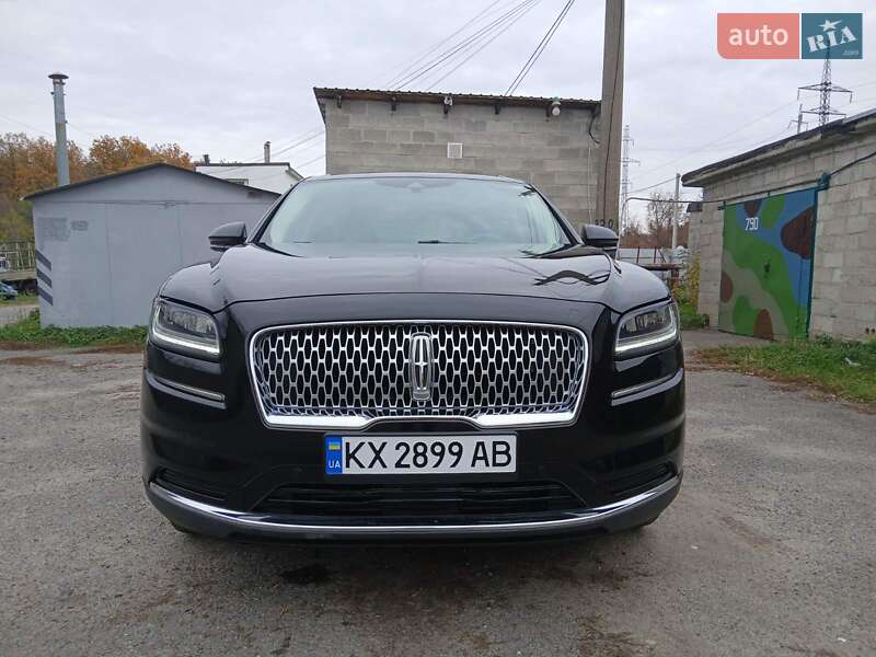 Позашляховик / Кросовер Lincoln Nautilus