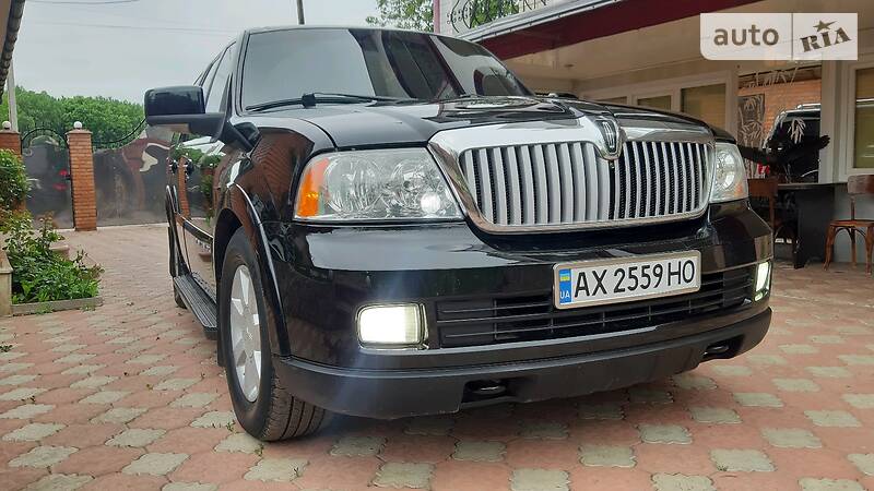 Позашляховик / Кросовер Lincoln Navigator