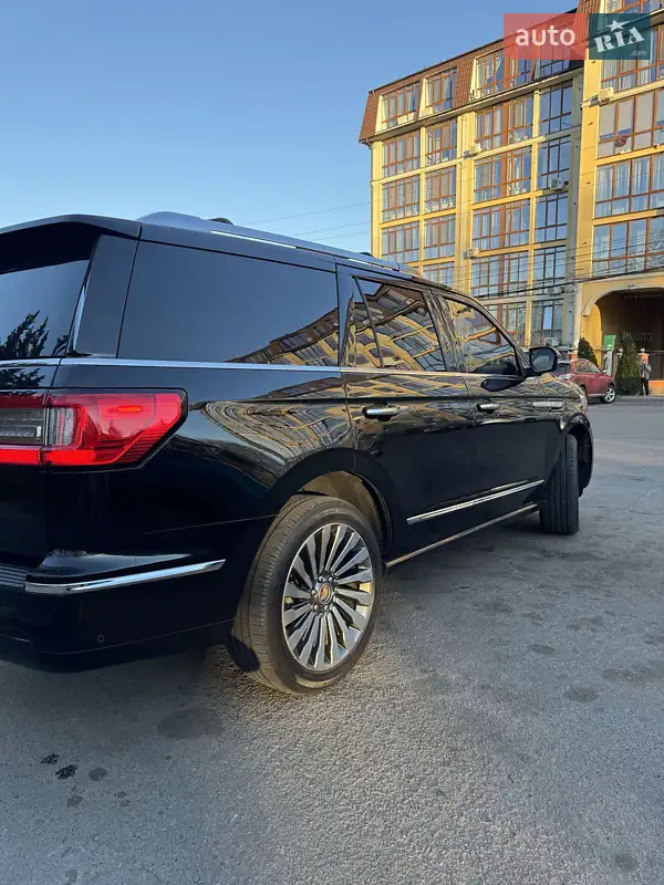 Lincoln Navigator