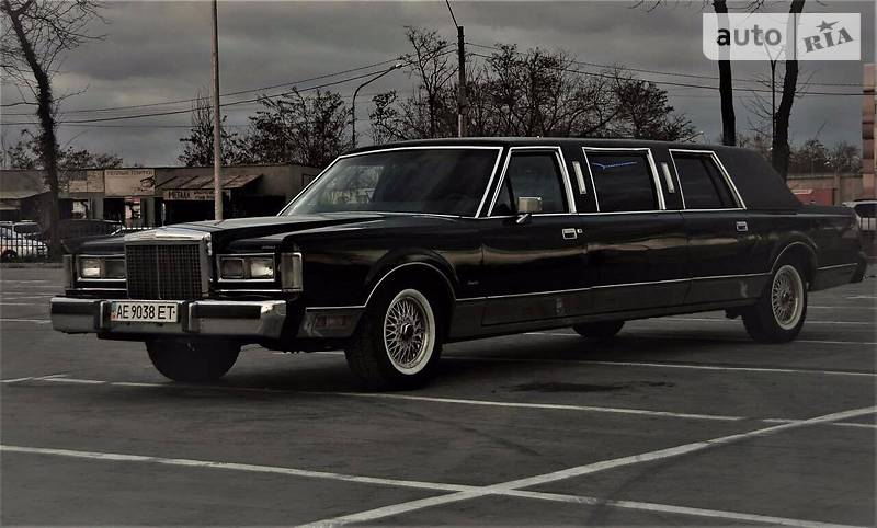 Lincoln Town Car 1985 года