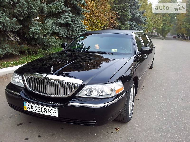 Lincoln Town Car 2008 года